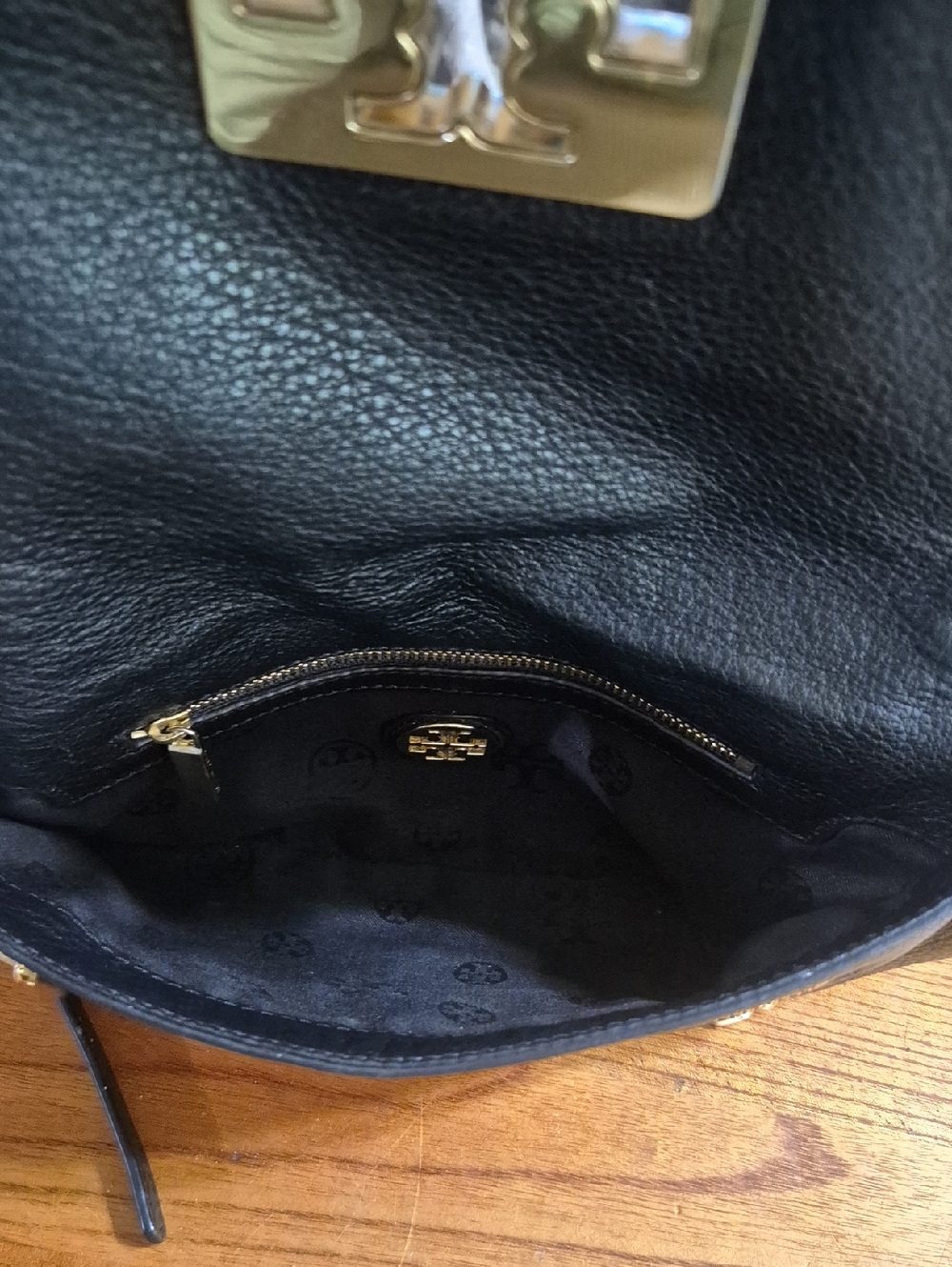 Tory Burch Black Pebbled Leather Crossbody with Gold Logo - Picture 5 of 9